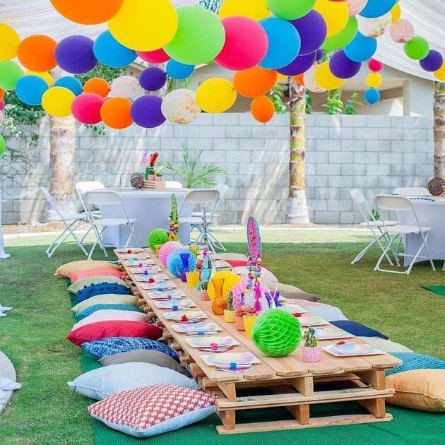 outdoor balloons decoration