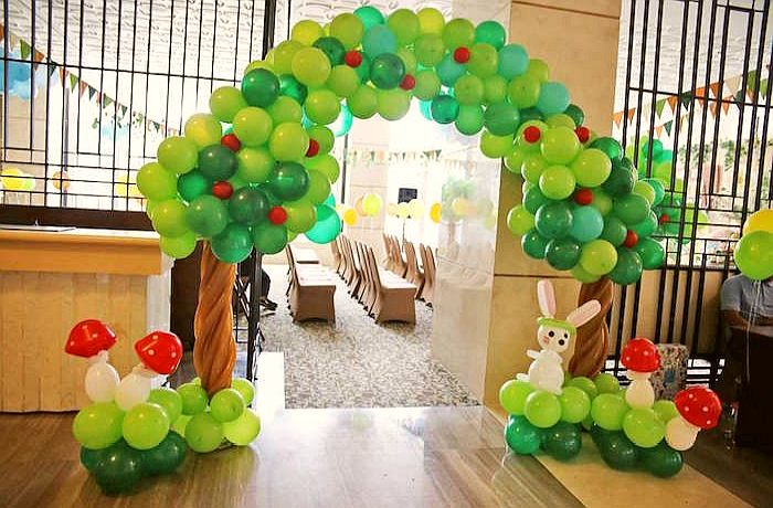 camping theme balloons