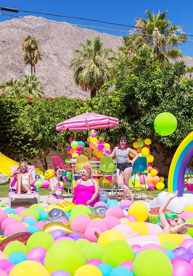 swimmping pool balloons