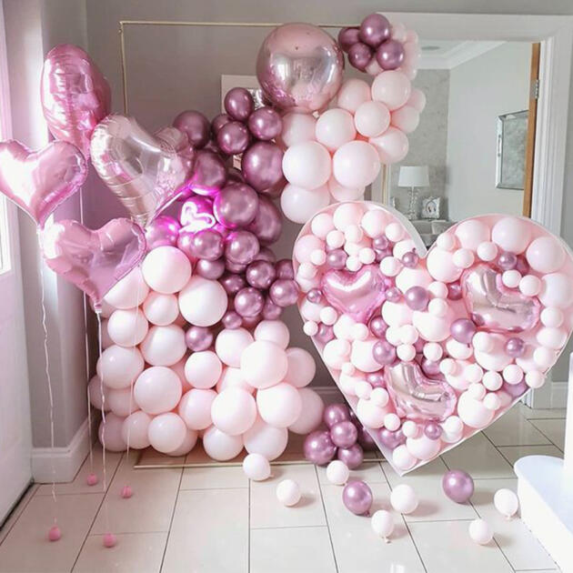 pink hearth balloons