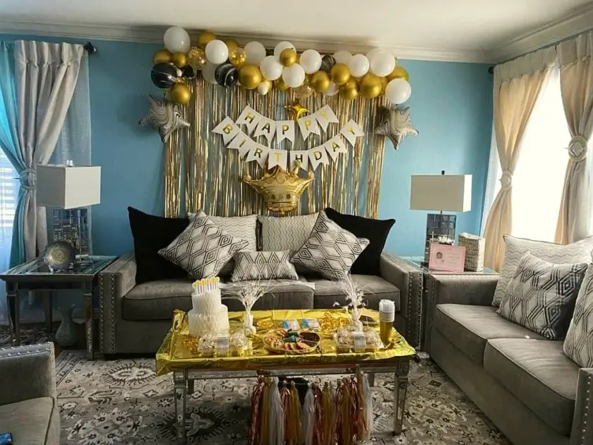 birthday party decor livingroom