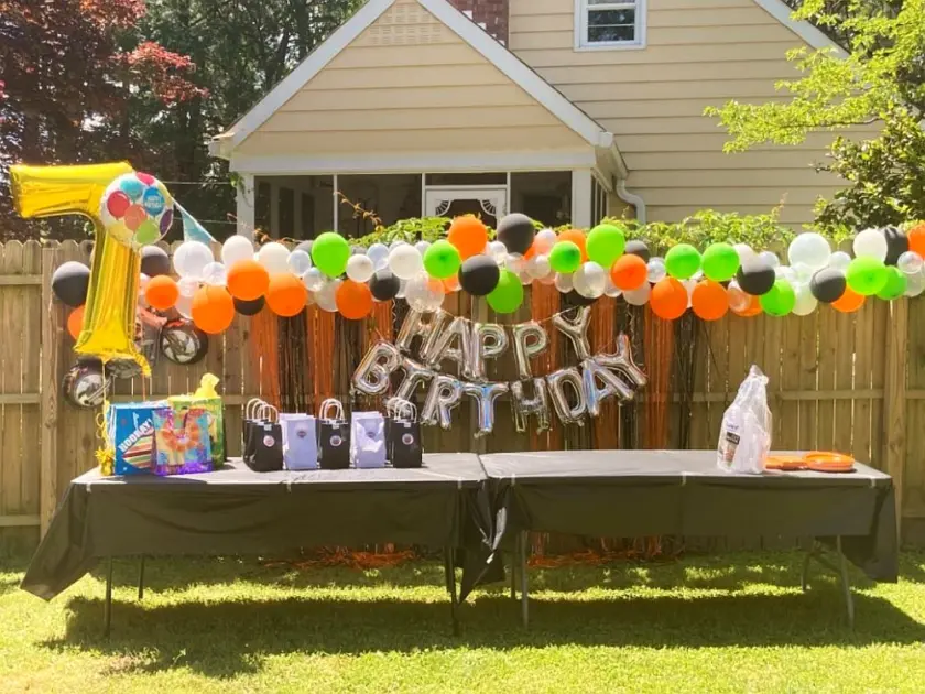 birthday party decor long table