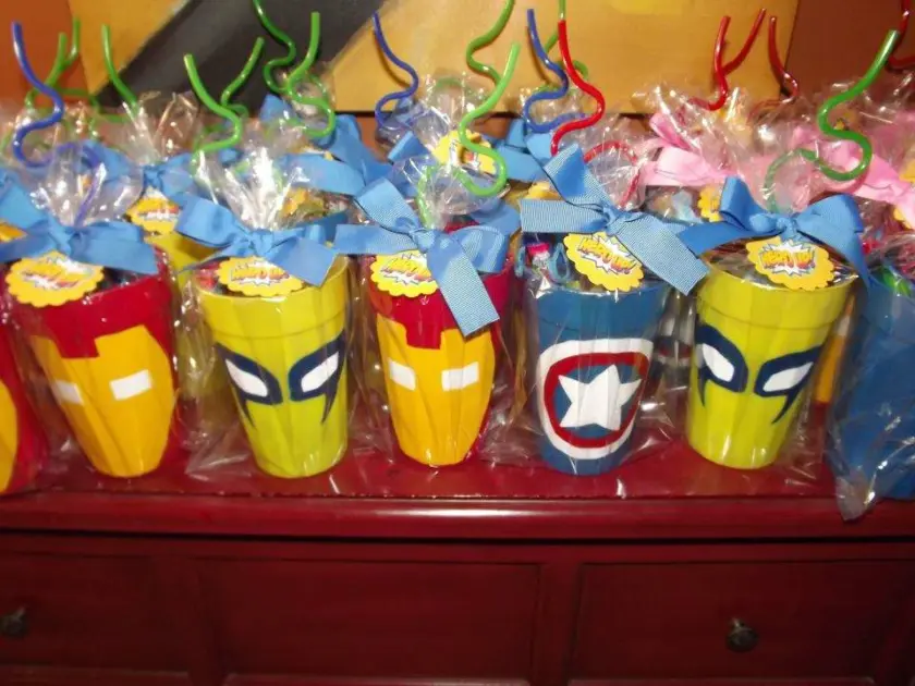 superheroes favors