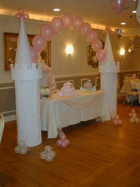Princess Peach Birthday White Table Castle Balloon Arch