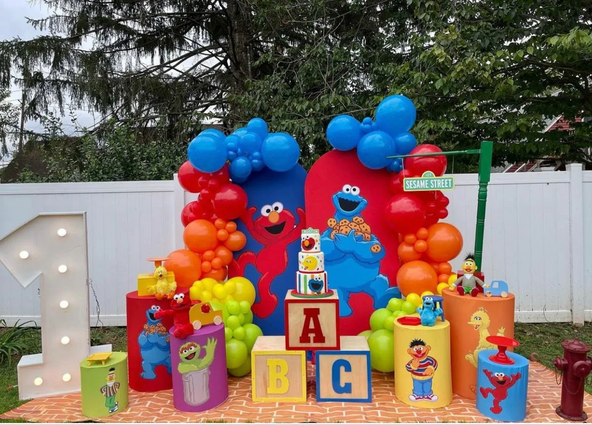 Sesame Street Birthday Party Round Arch Stand With Elomo And Cookie Monster Cover