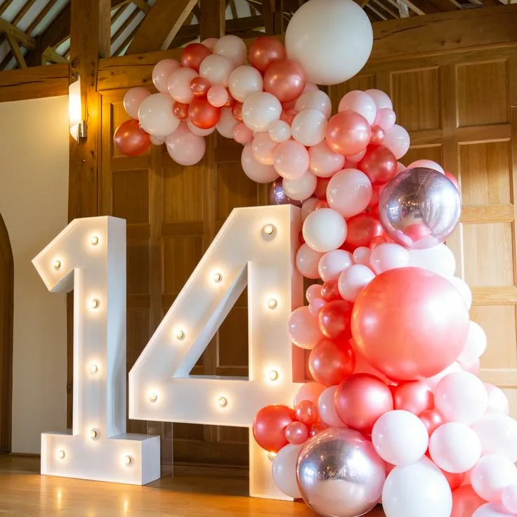 14 Party Balloons